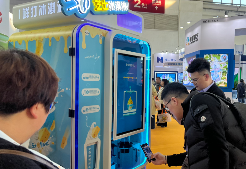 Intelligent upgrade: Leading Advantages of Robot Ice Cream Vending Machines